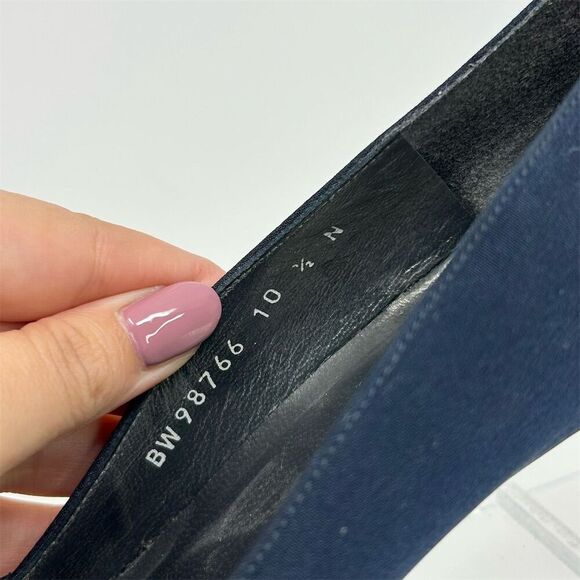 Stuart Weitzman Women's Navy Blue Pointed Toe Bow Swirled Heels Size 10.5 Narrow - Picture 14 of 14